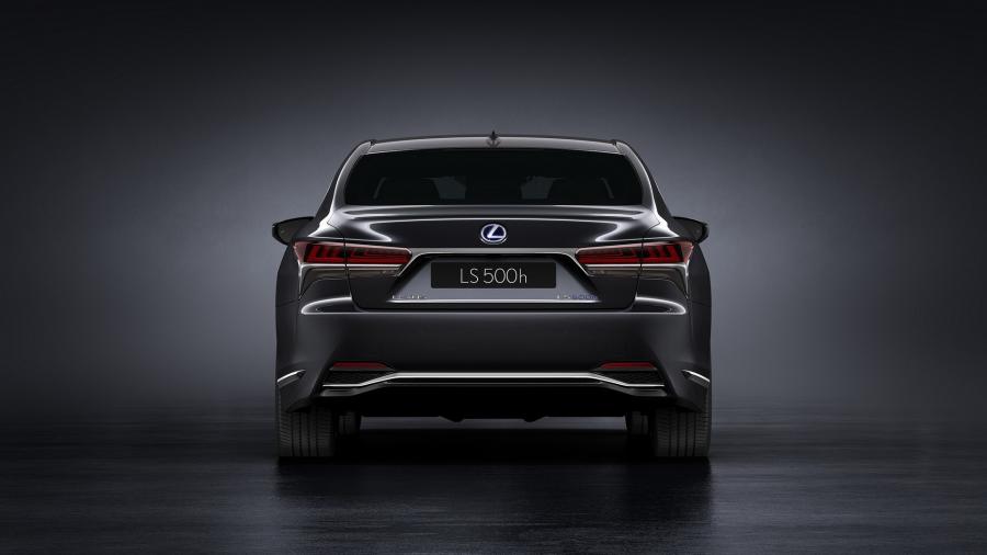  Lexus LS500h 2017 года  (WW) (фото 15 из 58)